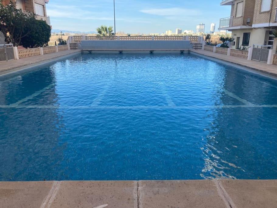 Coqueto Apartamento De Playa Con Piscina Y Terraza Valensiya Dış mekan fotoğraf